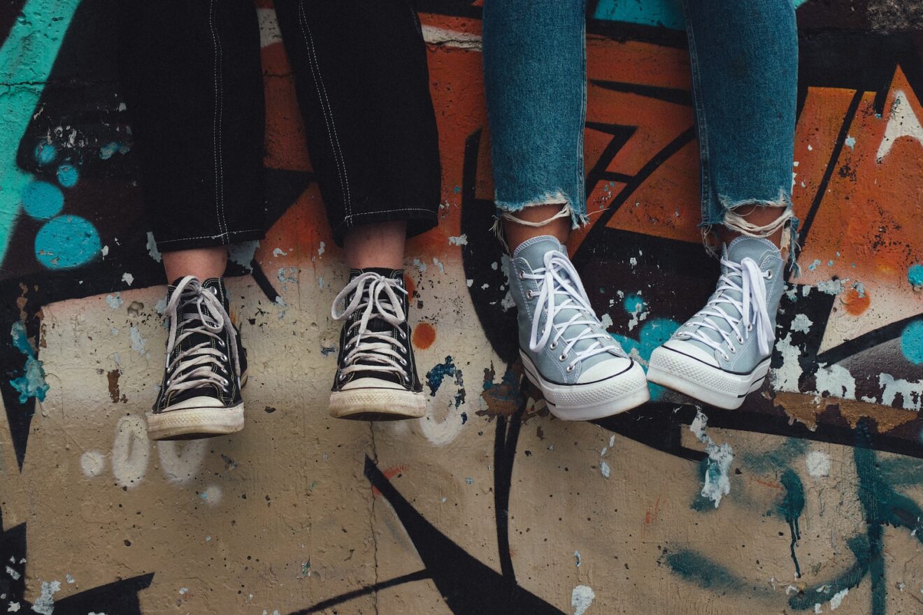 Jeunes espace chaussures asdos baskets graff©Aedrian