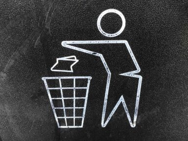 Tri pubelle déchets environnement préservation civisme jeter©Gary Chan